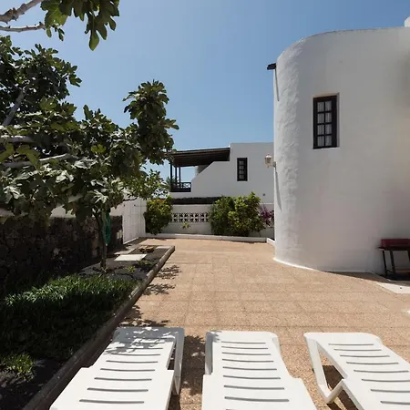 Villa 2br House - Solarium & Shower Terrace - 13 Puerto del Carmen (Lanzarote)